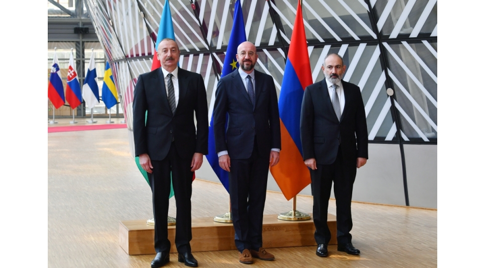 azerbaycanin-novbeti-diplomatik-uguru