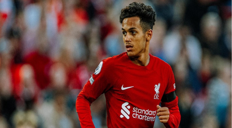 liverpul-futbolchusu-fabio-karvalyonu-icareye-verecek