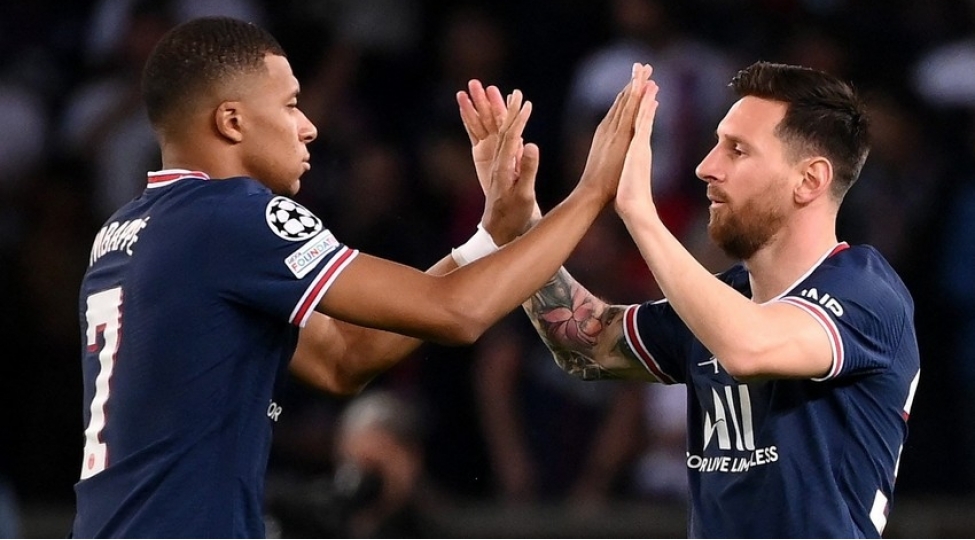 messi-ve-mbappe-liqa-1-de-movsumun-komandasinda-yer-aliblar