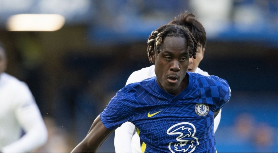 chelsinin-daha-bir-futbolchusu-milanin-transfer-siyahisina-dushub