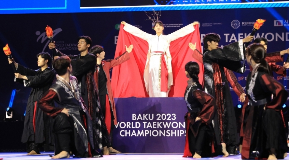 beynelxalq-olimpiya-komitesinin-prezidenti-bakida-kechirilen-dunya-chempionatini-izleyib-fotolar