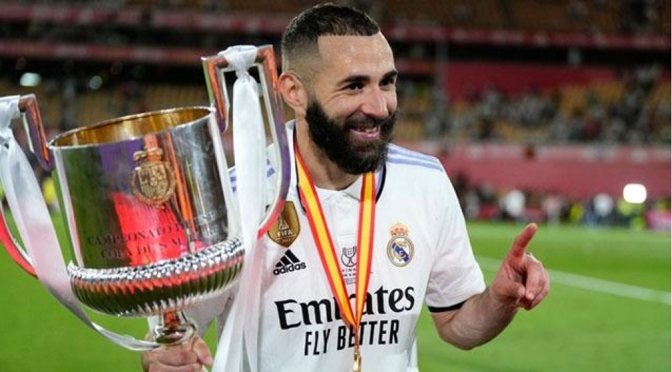 benzema-yeni-klubu-ile-muqavile-imzaladi
