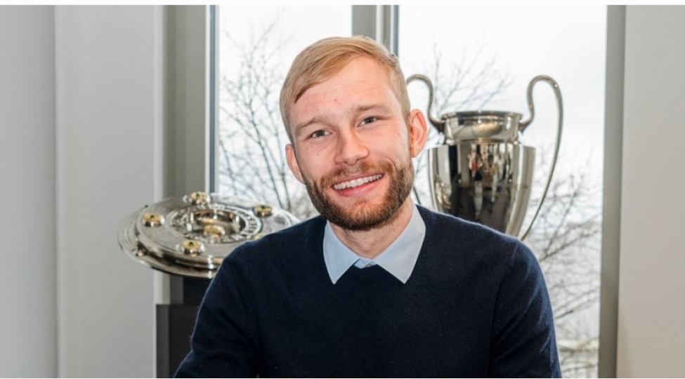 bavariya-avstriya-millisinin-futbolchusunu-transfer-edib