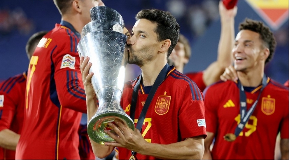 ispaniyali-veteran-futbolchu-tarixe-dushdu