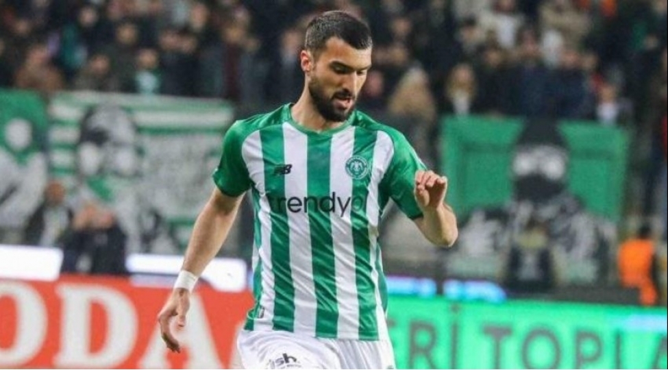 mahir-emreli-movsumun-en-zeif-futbolchusu-sechildi