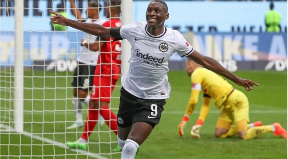 muani-bundesliqada-movsumun-en-yaxshisi-sechildi