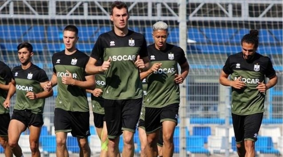 neftchi-sankt-peterburqda-meshqe-chixdi-foto