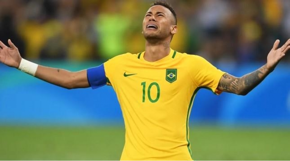 neymar-gece-klubunda-dava-edib