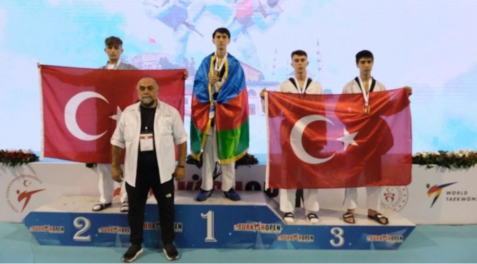 azerbaycan-taekvondochulari-turkiyede-8-medal-qazanib-foto