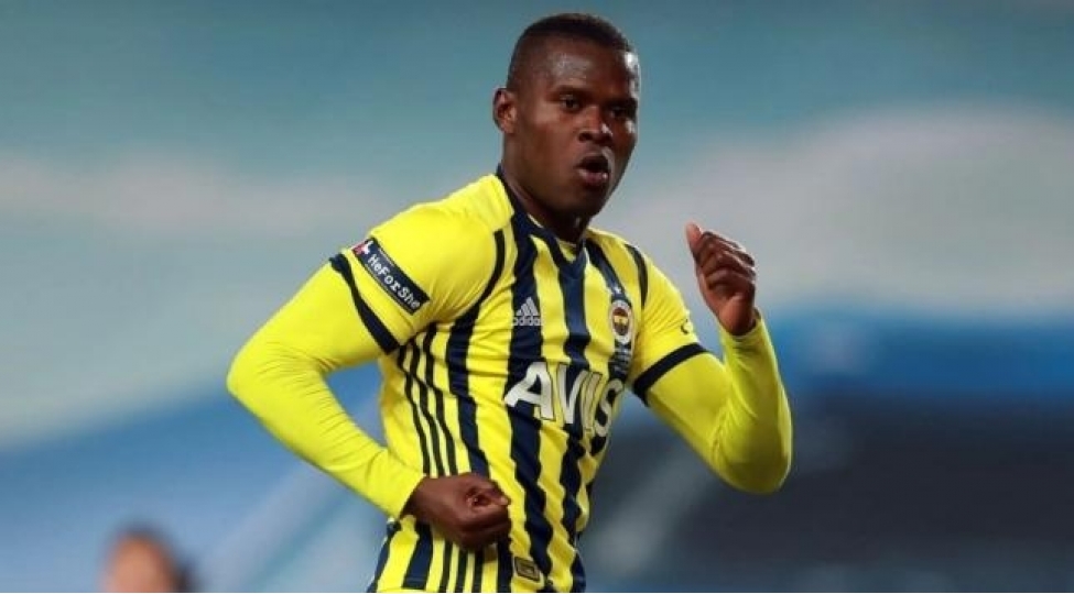 fenerbaxcha-futbolchusu-ile-muqavileye-xitam-verdi