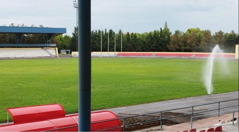 pfl-rehberliyi-i-liqada-ishtirak-edecek-iki-klubun-stadionuna-baxish-kechirib