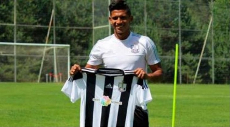 neftchinin-sabiq-futbolchusu-afrikada-oynayacaq