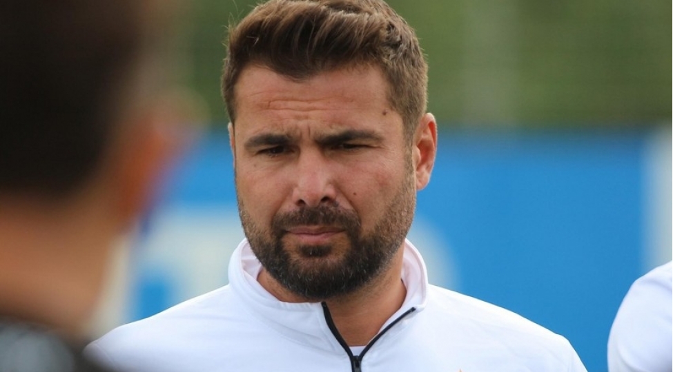 adrian-mutu-neftchiye-istirahete-gelmemishem-qelebeler-uchun-buradayam