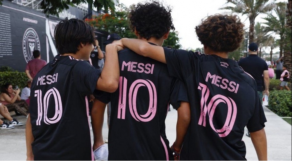 inter-mayaminin-oyununda-messi-formasi-ile-stadiona-girishe-icaze-verilmeyib