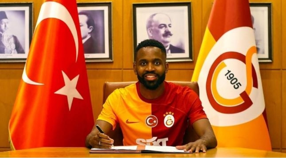 qalatasaray-daha-bir-hucumchu-aldi