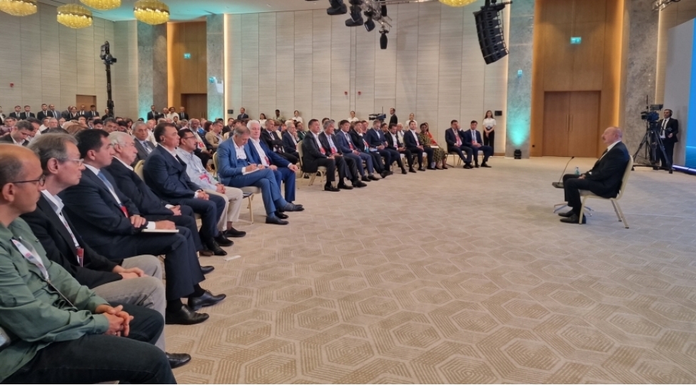 effektiv-dovlet-siyaseti-strateji-tefekkur-ve-milli-maraqlarin-vehdeti