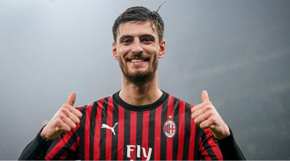 milan-futbolchusunu-ispaniya-klubuna-icareye-verib