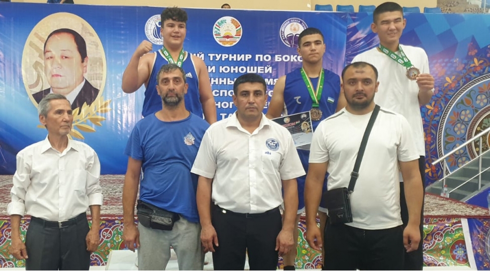 azerbaycan-bokschulari-beynelxalq-turnirde-4-medal-qazanib