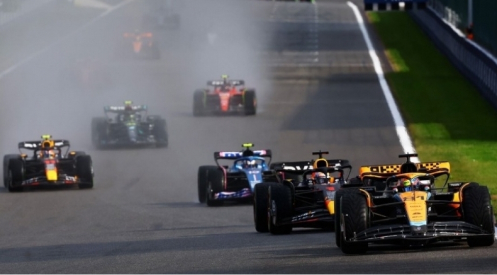 ferstappen-formula-1-belchika-qran-prisinde-sprint-yarishinin-qalibi-oldu