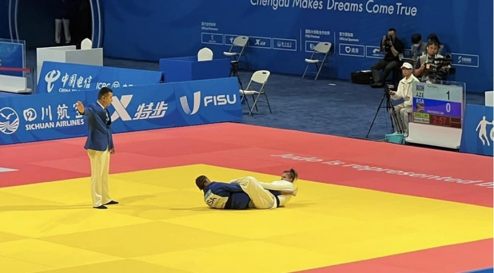 azerbaycan-universiadadailk-medalini-qazanib
