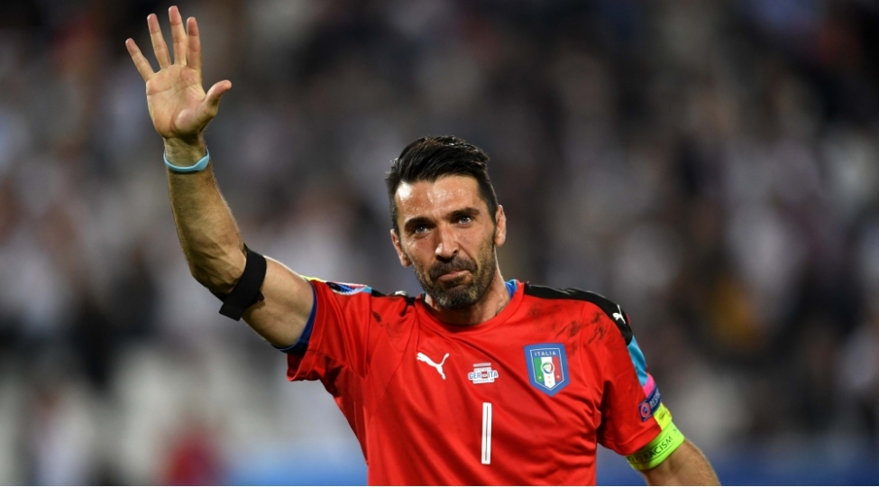 buffon-peshekar-karyerasini-basha-vurdu