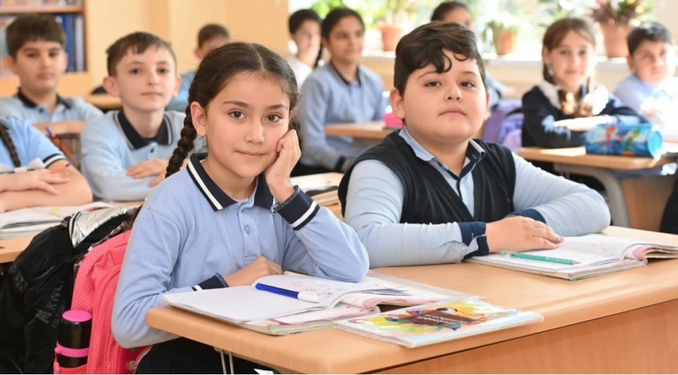 nazirlik-mektebli-formalari-ile-bagli-valideynlere-muraciet-edib