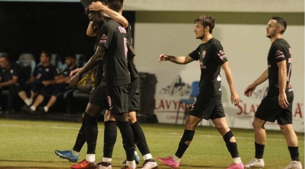 daha-uch-olkenin-futbolchusu-azerbaycan-chempionatinda-debut-edib