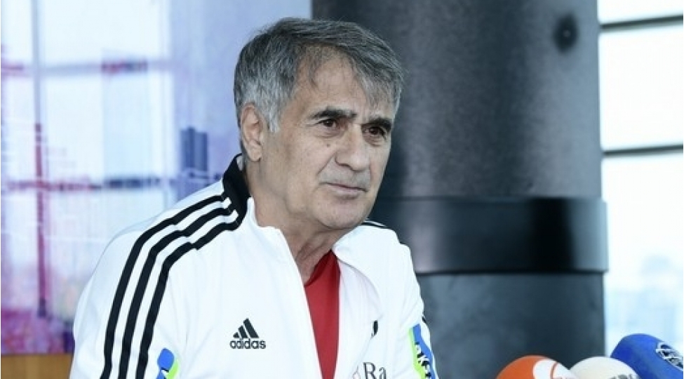 renglerimiz-de-eynidir-shenol-gunesh