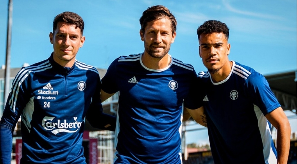 qarabagin-reqibi-bakiya-21-futbolchu-ile-gelir