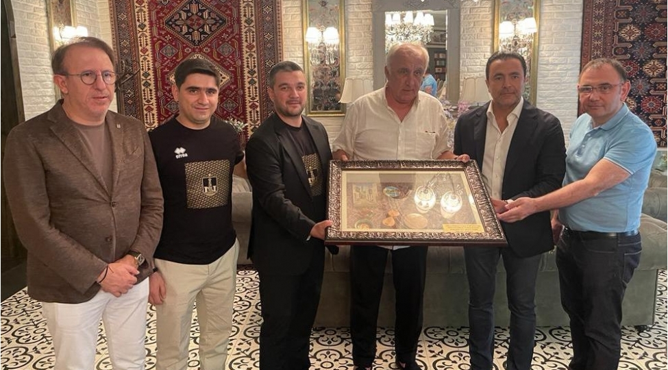 neftchi-ve-beshiktash-rehberleri-arasinda-resmi-gorush-olub