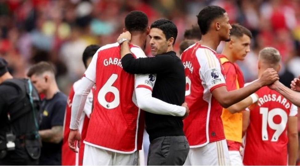 arsenal-qelebe-ile-bashladi