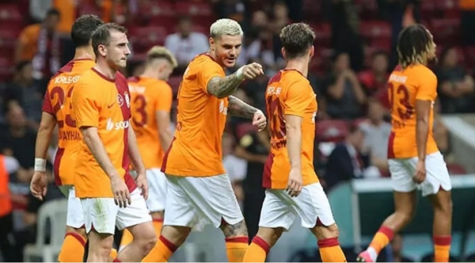 chempionlar-liqasi-qalatasaray-pley-off-merhelesine-yukselib
