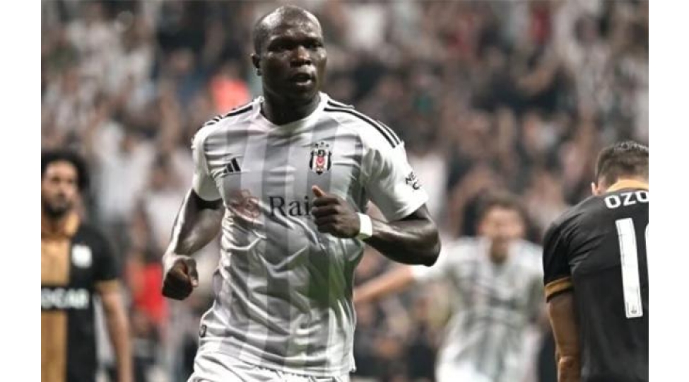 abubakar-neftchi-ile-oyundan-danishdi