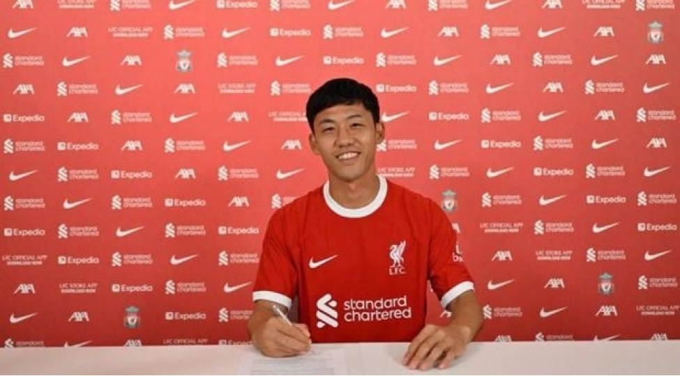 liverpul-yaponiyali-futbolchu-transfer-etdi