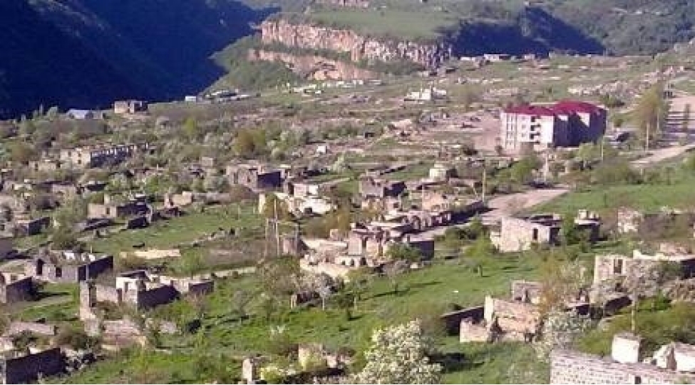 dunya-shohretli-istisu-qesebesi-nura-boyanacaq