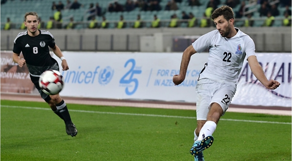azerbaycan-futboluna-itki-uz-verib-foto