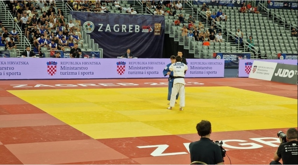 dunya-chempionati-azerbaycan-millisi-komandalararasi-yarisha-qelebe-ile-bashlayib