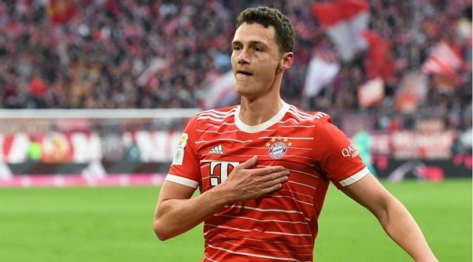 bavariyanin-futbolchusu-intere-kechib