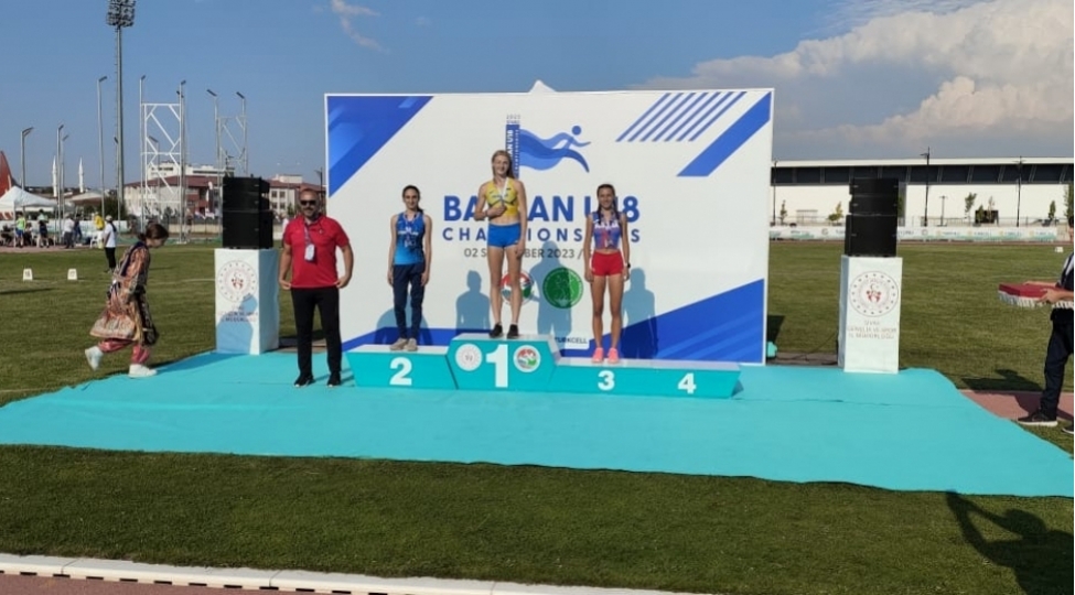 azerbaycan-atleti-turkiyede-gumush-medal-qazanib