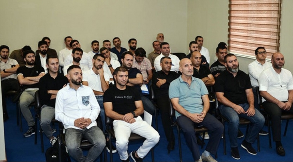 affa-da-novbeti-defe-danishilmish-oyunlarla-bagli-seminar-kechirilib