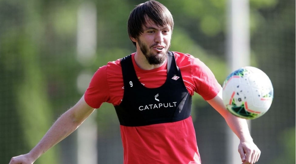 reziuan-mirzovun-meneceri-ona-en-boyuk-maragi-neftchi-gosterdi
