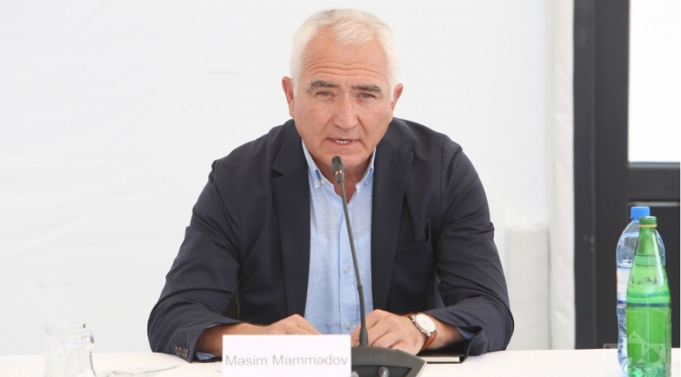 prezidentin-xususi-numayendesi-burada-tekce-merkez-yox-diger-kendlerde-de-berpa-ishleri-aparilir