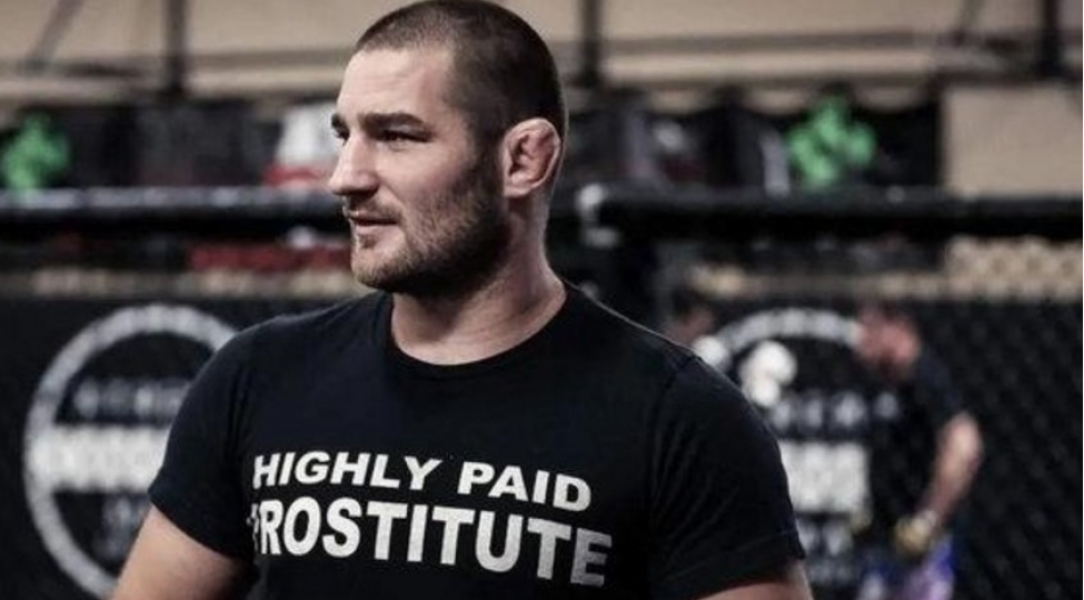 absh-temsilchisi-orta-chekide-yeni-ufc-chempionu-olub