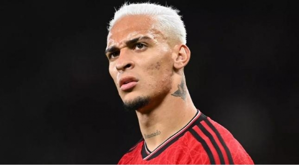 manchester-yunayted-antonini-komandadan-kenarlashdirdi
