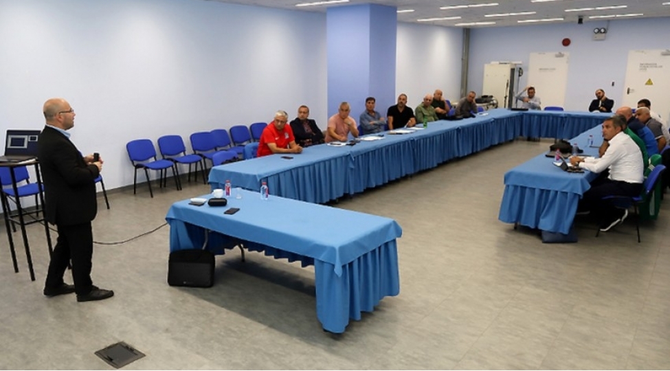 hakim-inspektorlar-uchun-danishilmish-oyunlarla-bagli-seminar-kechirilib