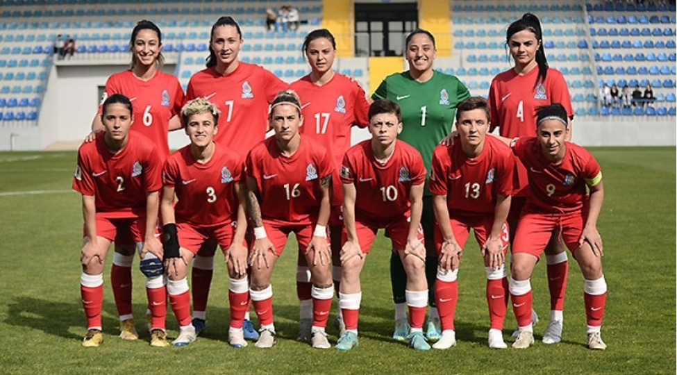 qadin-futbolchulardan-ibaret-azerbaycan-millisinin-iki-oyun-uchun-heyeti-achiqlanib
