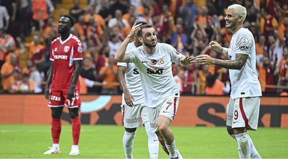 qalatasaray-ve-adana-demirspordan-3-xal