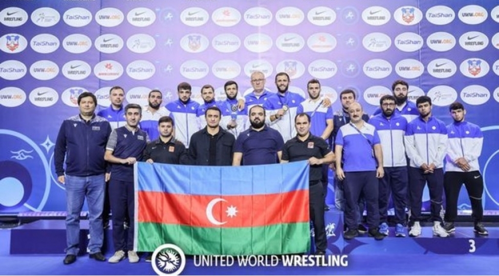 dunya-chempionatinda-tarixi-ugur-qazanmish-azerbaycan-guleshchileri-vetene-qayidib