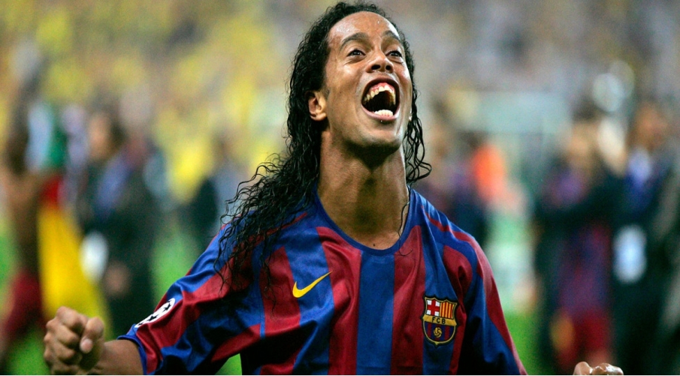 ronaldinyo-2000-ci-illerin-en-yaxshi-futbolchusu-sechilib