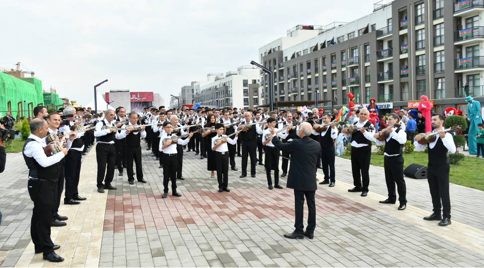 veten-baginin-fuzuli-gulu-etir-sachir